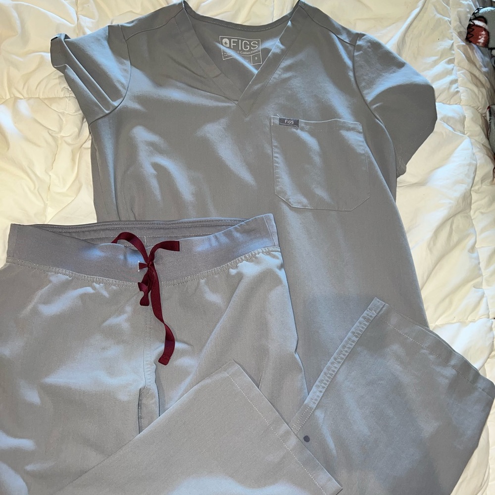 Figs Slate Grey Scrub Set